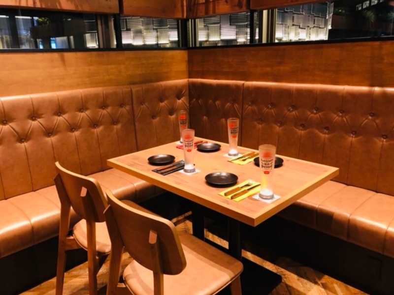 「テーブル席」
着席：最大69名様、立食：最大80名様まで収容可能（20名様から貸切OK♪）