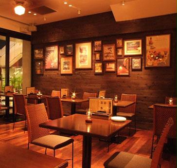 大宮にいながらリゾート気分が味わえる秘密は店内にあり★広々とした開放的な店内、お洒落な照明でゆったり。