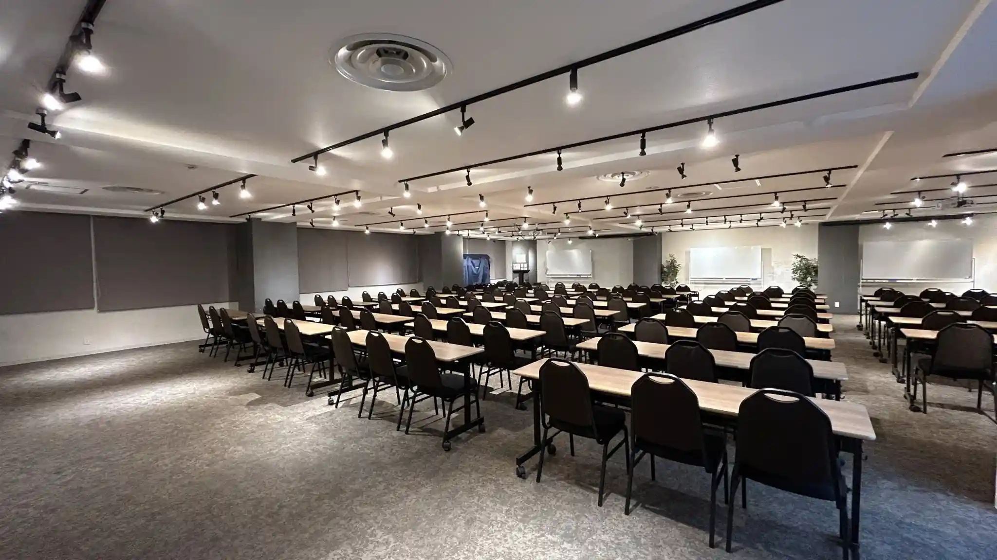 スクール形式144名着席可能 - TIME SHARING 新宿4Aの写真