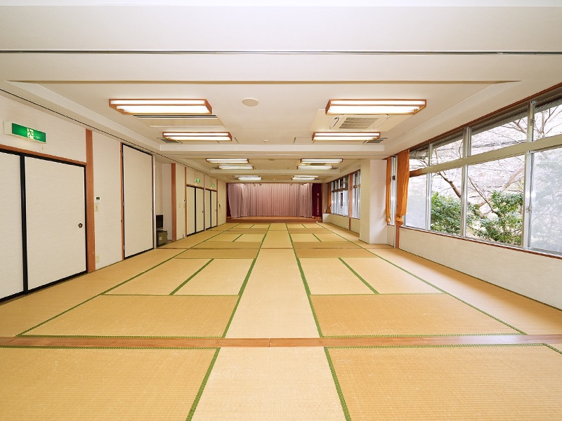 飛鳥の間（舞台付き、4分割可、小広間）