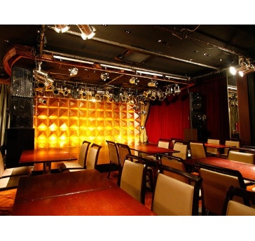ENTERTAINMENT DINING BERONICA