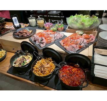 【2時間飲み放題付き！半立食ビュッフェ】豪華13品ビュッフェスタイル　忘新年会におすすめ！