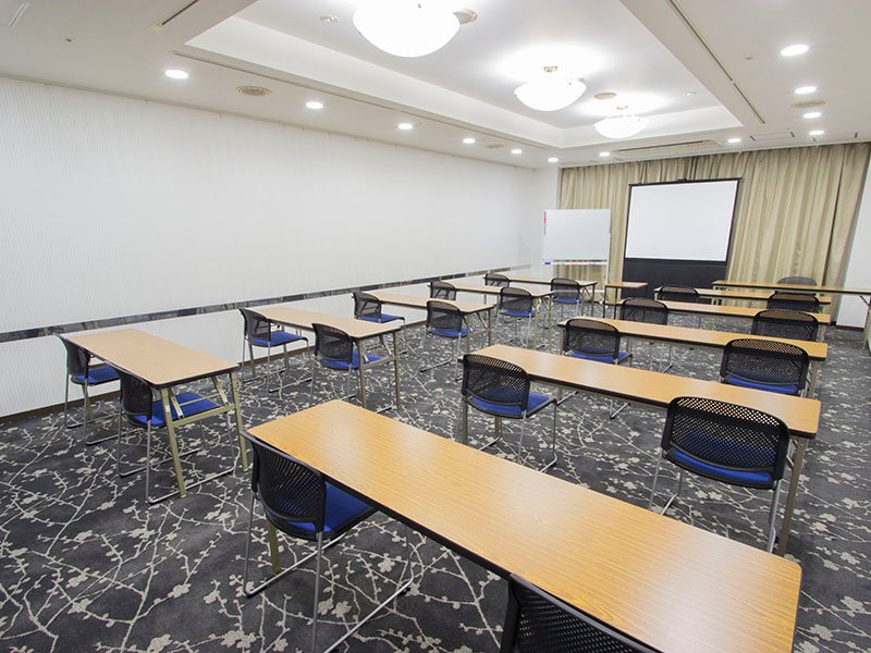 説明会・各種選考会・会議・研修・展示会 等、用途に合わせて選べる 8～235㎡の大小11会場をご用意。お客様の多彩なニーズにお応えします。
