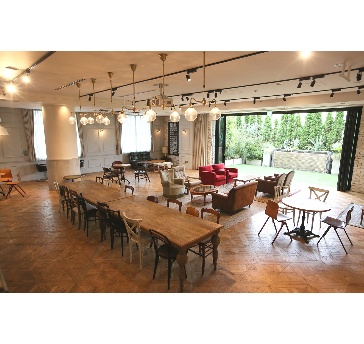【3F LOUNGE】
192㎡
天井高3.2ｍ
