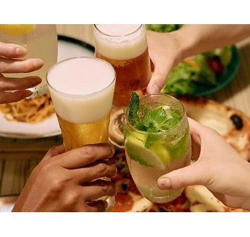 【フェリーチェコース】本格薪窯ピッツァ、絶品ポークグリルのライトコース＜ビール含む2時間飲み放題付＞