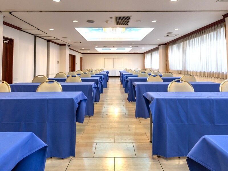 【会議室】