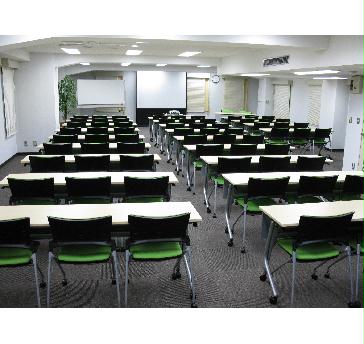 オフィス東京の中で最も大きなレンタル会議室です。
研修会場、講演会、会社説明会、パーティー等、どのようなシーンにでも対応出来ます。