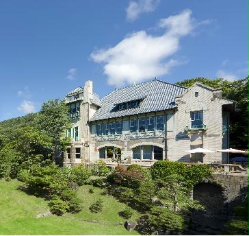■宝石箱のような神戸迎賓館、邸宅レストラン ル・アン
兵庫県指定重要文化財の大正ロマン薫る本物の迎賓館。10,000㎡の風光明媚な敷地に映し出される自然の営み。かつて各界のVIPが招かれた歴史的な場所で本格フレンチを味わう特別なパーティを。