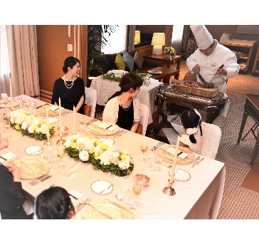 スイートルームで記念会食プラン