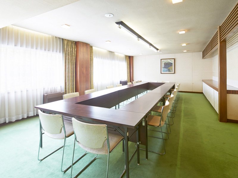 【1号会議室】ミーティング、会議などでご利用いただけます。(※現在使用停止)