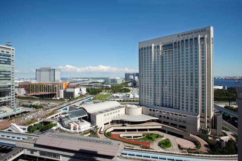 東京を楽しむ　
東京をくつろぐ

ゆりかもめ「台場駅」直結
東京に息づく別世界

大切にしたのは光と水がもたらす開放感と
「晴れやかな気持ちで笑顔あふれるひとときを」という思い
心がほどけていくような喜びに満ちた体験をお届けします。