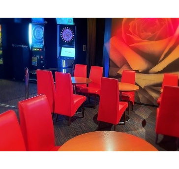 ダイニングダーツバーBee 池袋ウエスト店