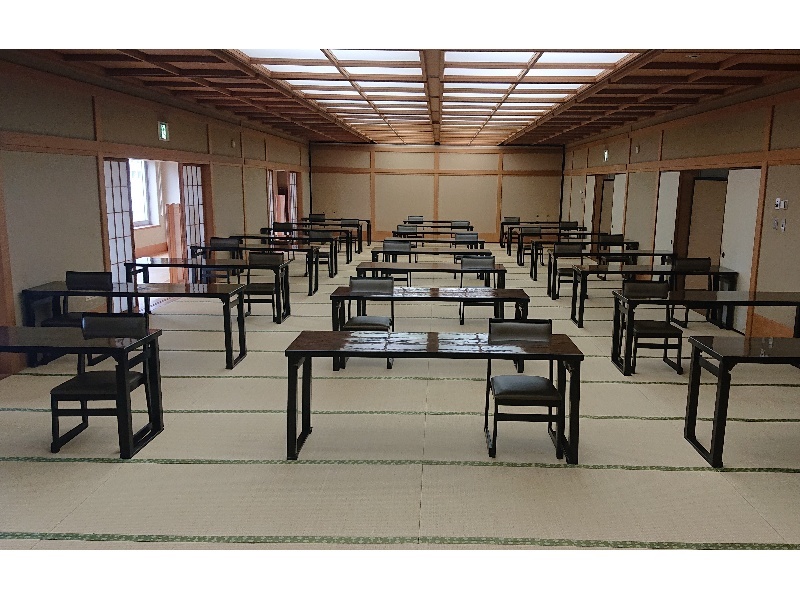 会場レイアウト３　和室　スクール形式２４席　