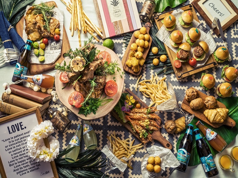 【料理が自慢の会場】
婚礼料理を熟知した総料理長によるパーティーメニュー。季節に応じた食材を使用し、リピーター様にも毎回驚きとおいしさを提供しております。お客様に応じて、シェフが料理のアレンジも行います。アレルギーやビーガン対応も可能です。
