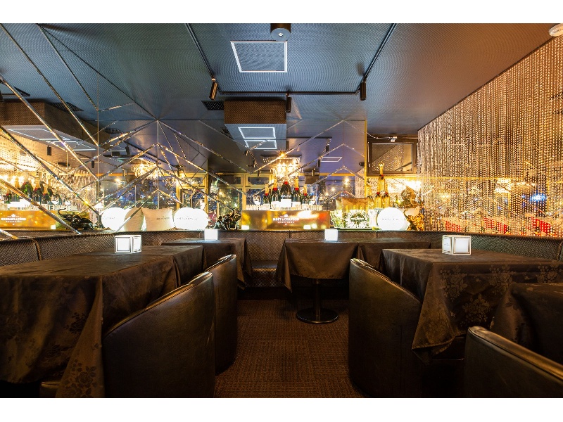 落ち着いた雰囲気のPLATINUM VIP ROOM