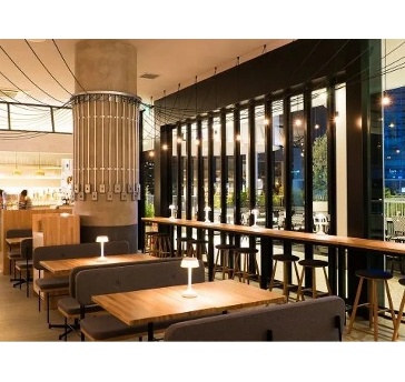 tables cook & LIVING HOUSE