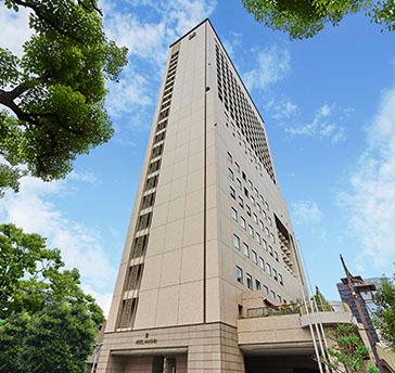 JR環状線福島駅下車すぐ、地下鉄大阪メトロ西梅田駅より徒歩7分の好立地