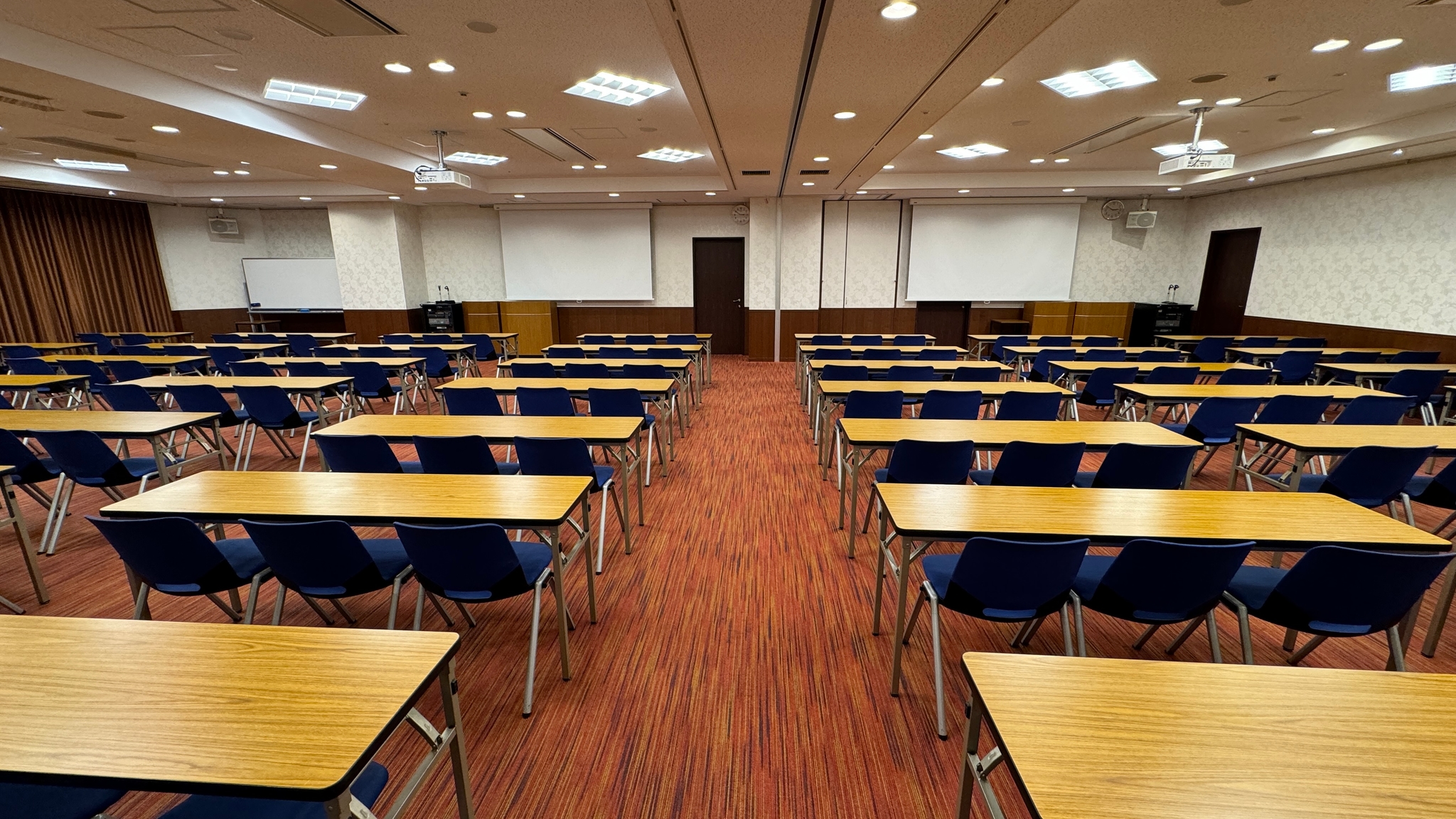 土日祝利用 直近割引 うめだМホール大会議室（桜Ⅰ+Ⅱ） ご新規様限定お得プラン