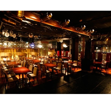 ENTERTAINMENT DINING BERONICA