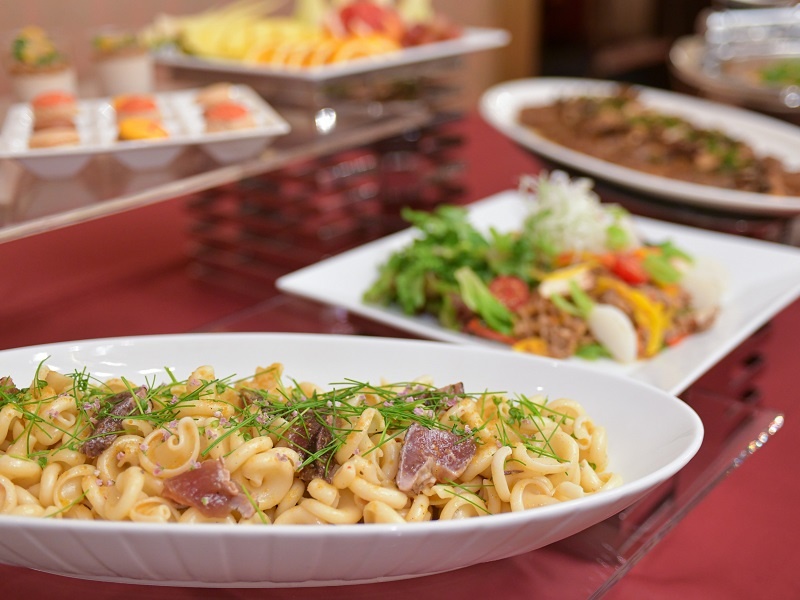 ケータリング（ホテル仕様のパーティー料理、お弁当、ドリンク等）はグループ会社と連携してご用意。※写真はイメージ