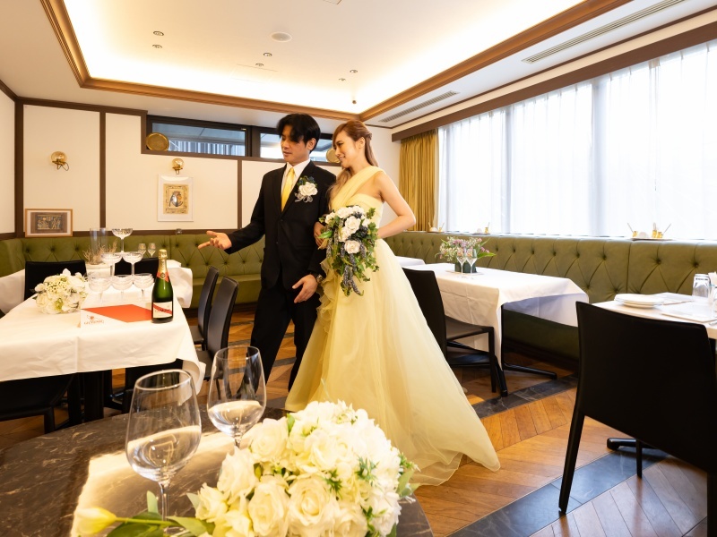 ◇2フロア＋個室＋テラスの多彩な空間構成
（着席：20〜70名／立食：20〜100名）
2階は自然光が入る明るく落ち着いたレストランフロア。
個室も完備しており、ゆったりとした時間をお過ごしいただけます。
