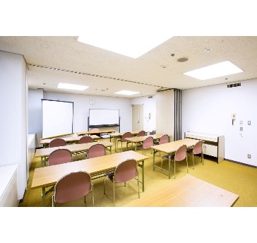 ３４㎡　スクール形式　２５名まで可　２分割も可