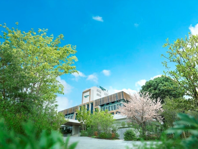 熊本県内で育った本物の木を、
新たに250本以上植え“熊本大地の森”を再現した庭園。
四季を感じる心落ち着く空間をご用意しました。