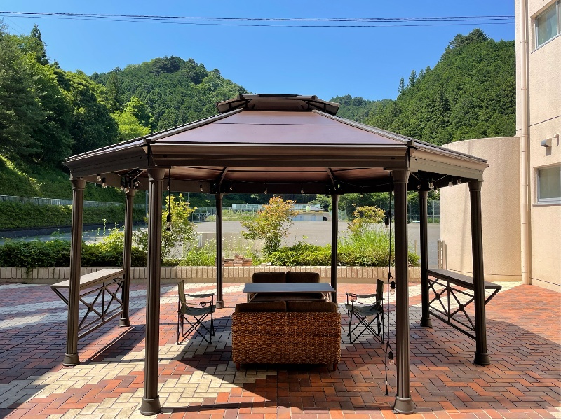 BBQ・焚き火会場となる中庭（雨天対応可）