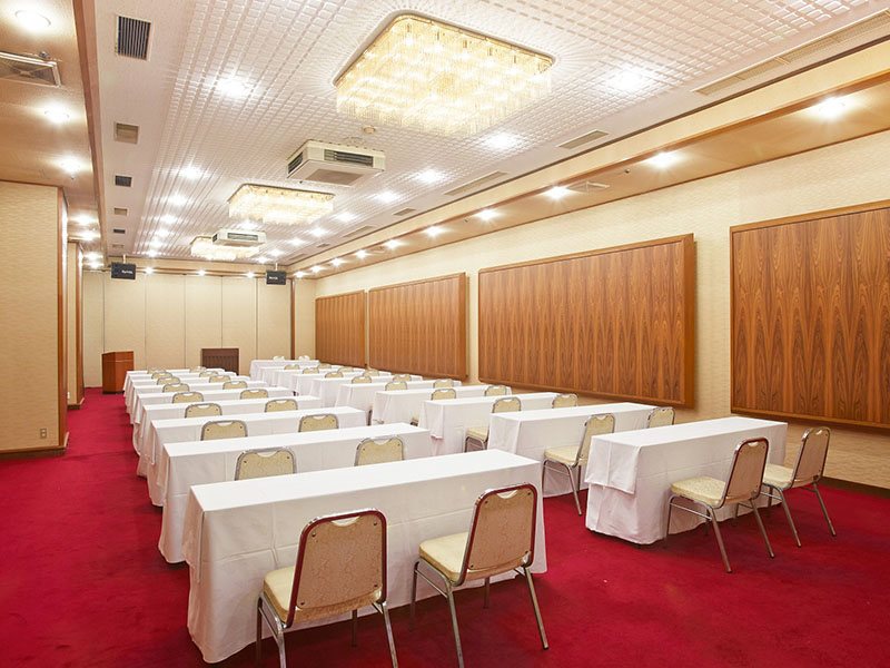 【白翁の間】パーティ、会議等様々な用途に応じてご利用いただけます。