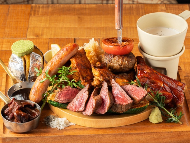肉が旨いカフェ渾身のメニュー！名物ニックビレッジ！！夜の飲み会にSNS映え間違いなしの◆肉盛りニックビレッジ◆是非!!ご堪能ください!