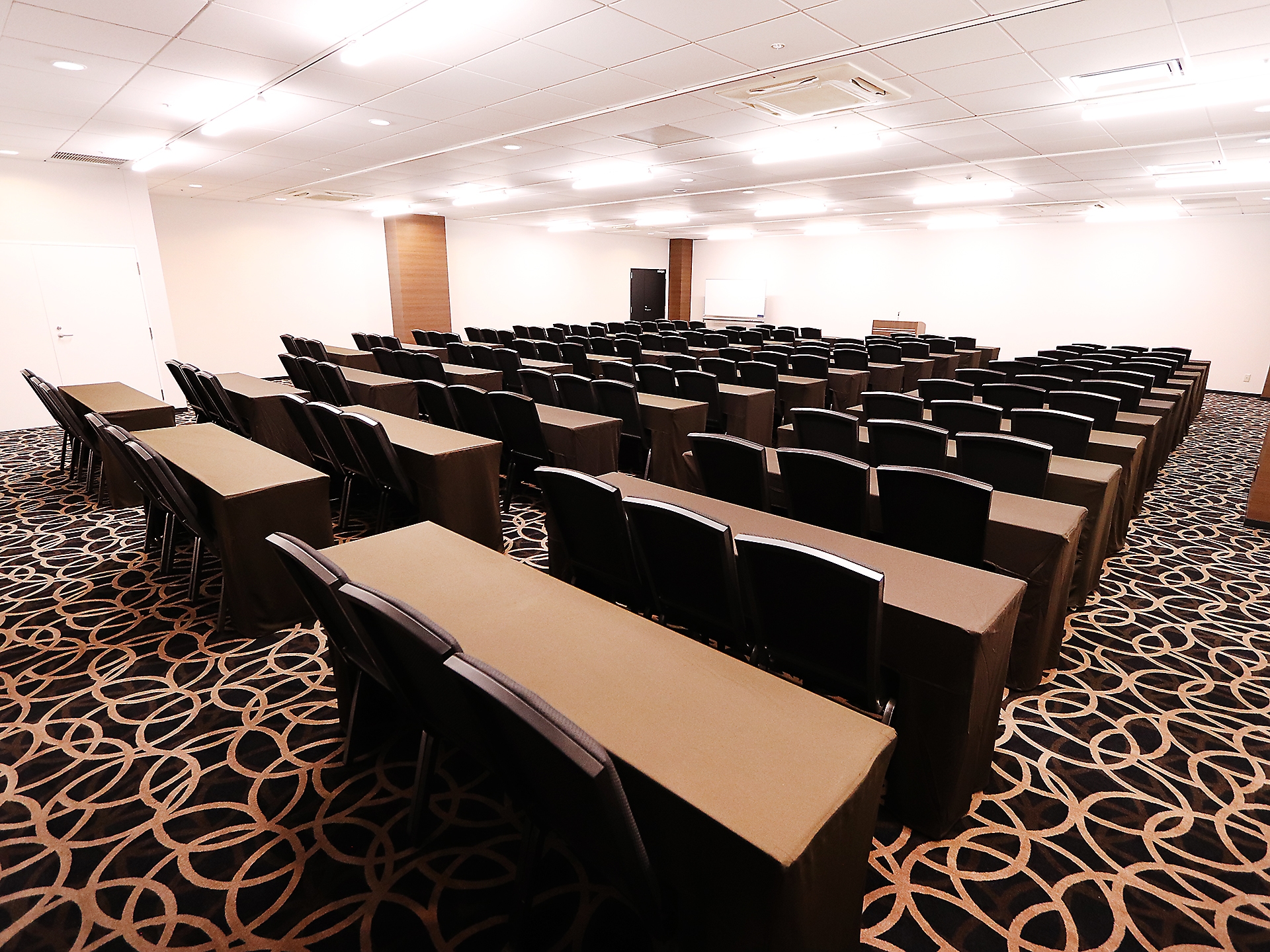ホール4B・5B