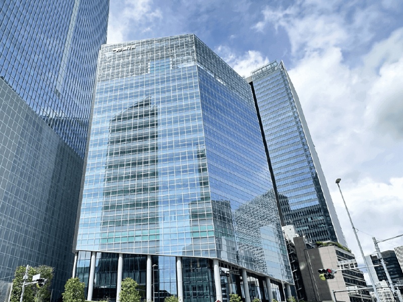東京メトロ日比谷線「虎ノ門ヒルズ駅」徒歩0分 駅直結 / 東京メトロ銀座線「虎ノ門駅」地下通路 徒歩 5分
