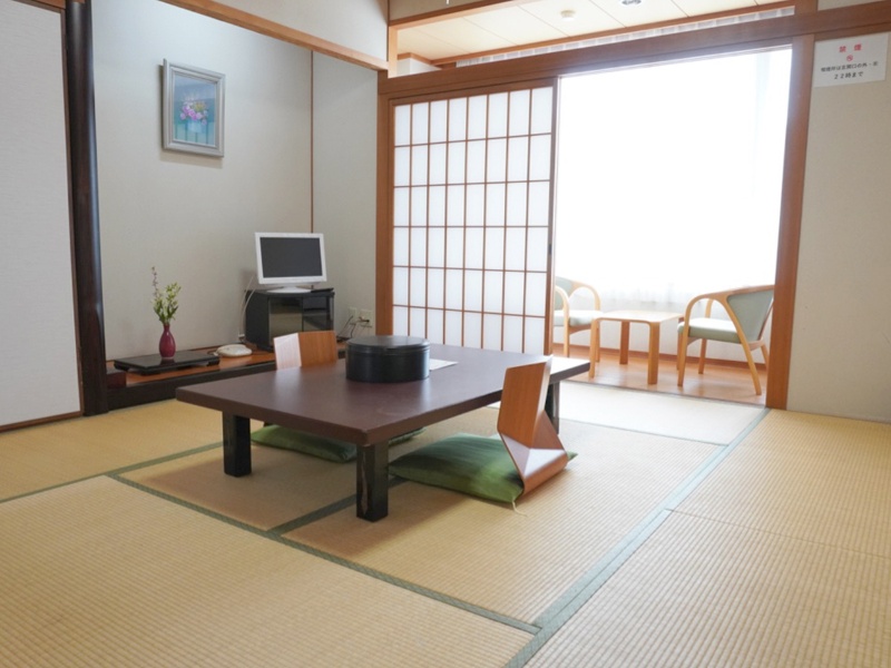 和室8畳一例