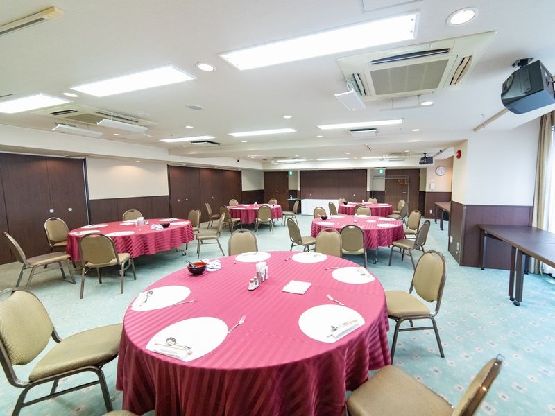 わかくさの間　着席40名様　立食60名様
