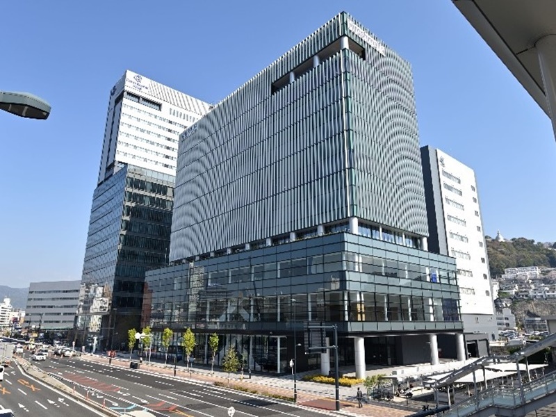 広島テレビ本社内　1階～3階