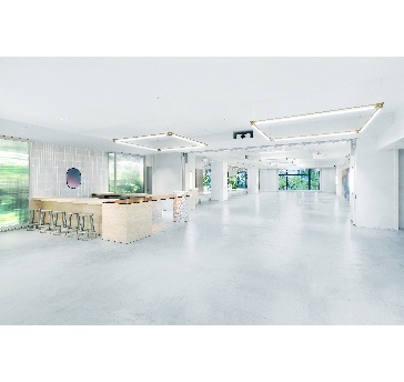 展示会などでも利用可能な263㎡の会場