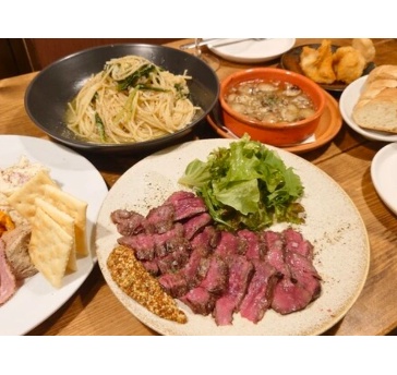 【2h飲み放題付】忘年会・新年会に！！エビとマッシュルームのアヒージョや牛ハラミのステーキが堪能できるバルコタツヤのスペシャルプラン