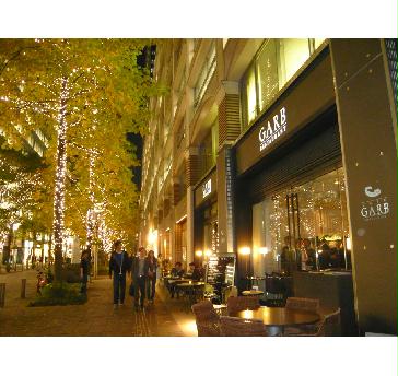 11月～2月は仲通りイルミネーションが目の前です☆
