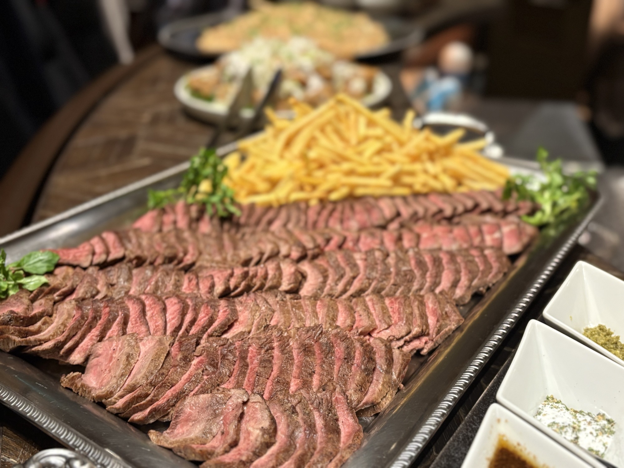 【貸切宴会】Premium Course｜国産ローストビーフ・海老チリ・真鯛の香草蒸し・鯛めし＋2h飲み放題付き