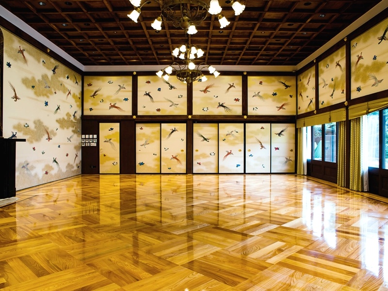 明治記念館本館・エミール