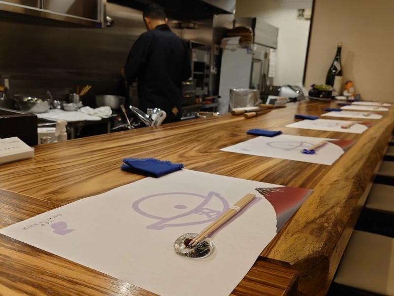 20名以下の少人数貸切に対応しております。大切な会食の際に、まごころのこもったおもてなしを当店にて。