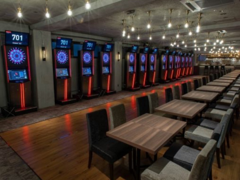 【メインフロア】
人数：～120名様
19時迄チャージ料無料