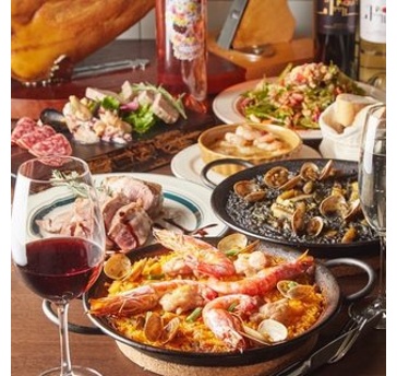 【新バルセロナコース・料理のみ】￥6,600（税込み）バレンシア米のパエリアを筆頭に、魚も肉もこだわったおすすめコース（電話予約のみ対応です、飲み放題メニューは別にご用意がございます）