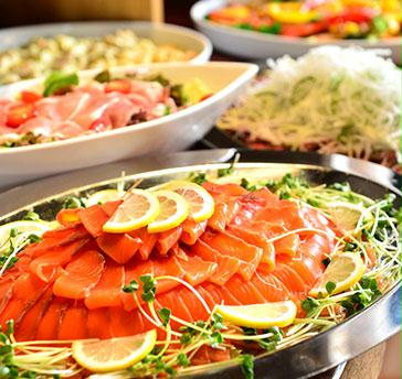 季節の食材を使った創作料理★各種ご宴会、様々なシーンでご利用頂けます！ご提供は、ビュッフェ形式orテーブル出し形式からお選び可能です★