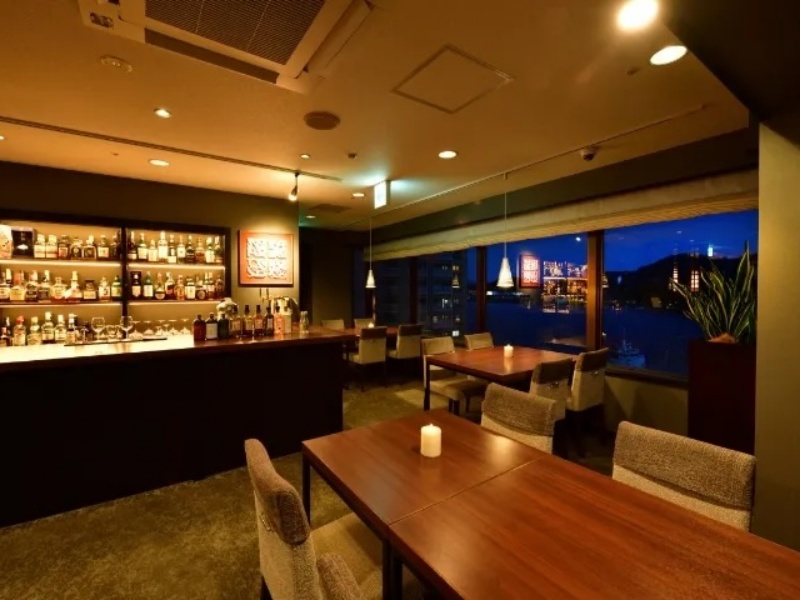 BAR LOUNGE CRYSTAL