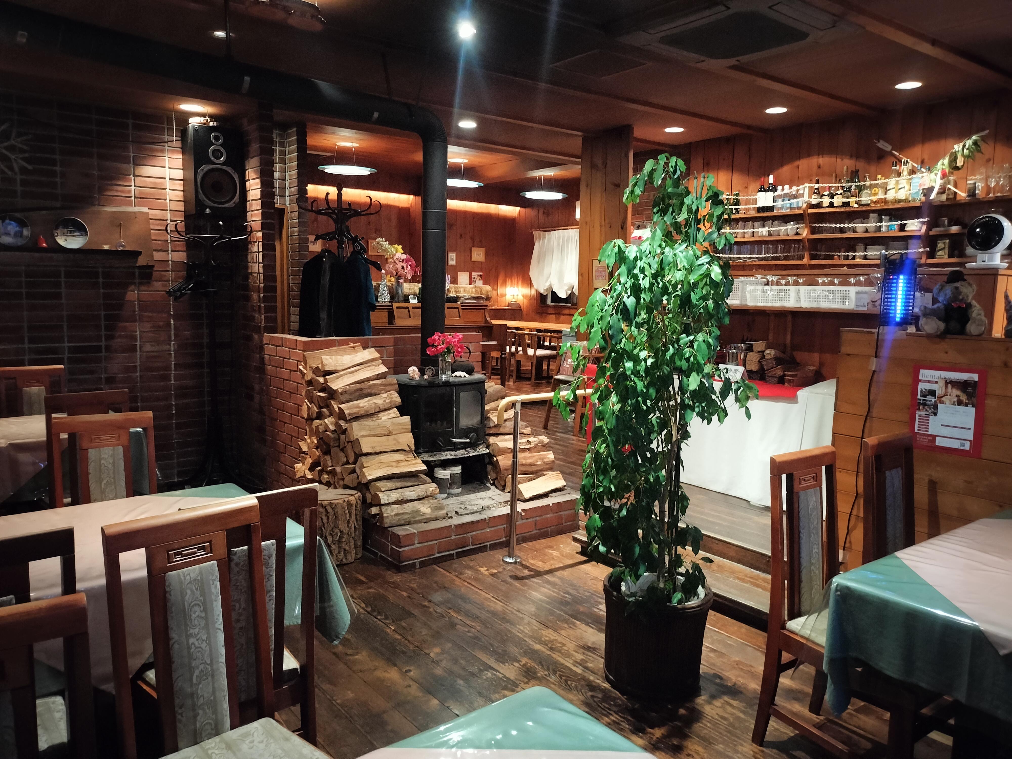 落ち着いて北欧の雰囲気の店内