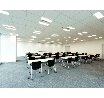 150m²の大規模会議室。
ゆったりとした作りで、幅広くお使いいただけます。