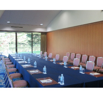 にれの木ホール　会議時