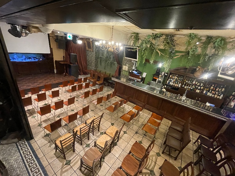 GREEN LOUNGE