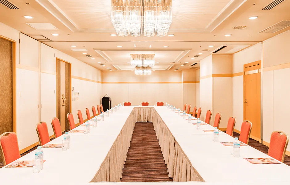 50名までの会議・宴会に
 会議やご宴会など、さまざまな用途でご利用いただけます。